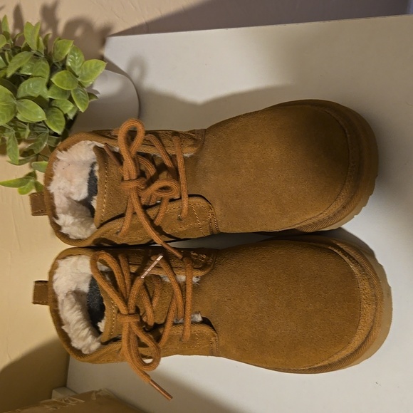 Authentic Uggs. - Picture 5 of 5